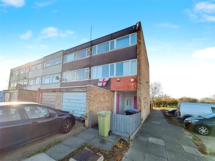 4 Bedroom Terraced House For Sale In Sheelin Grove, Bletchley, Milton Keynes, MK2