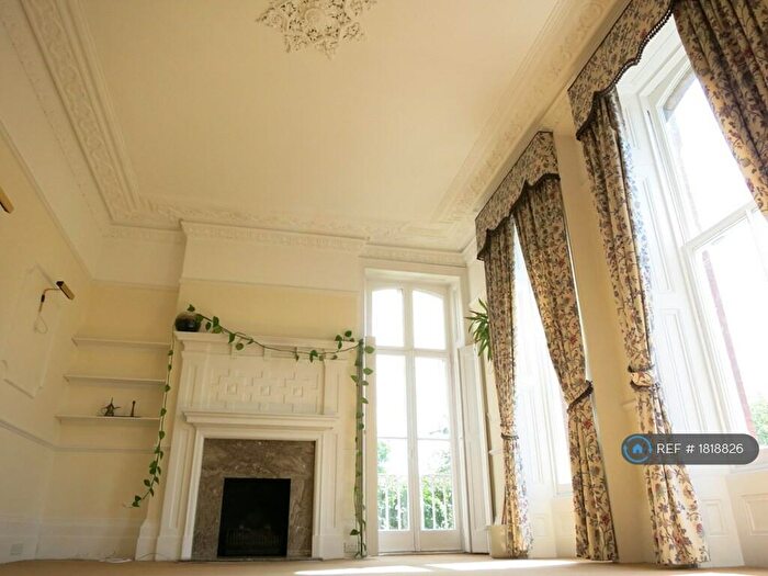 2 Bedroom Flat To Rent In Highlands, Bromley, BR1