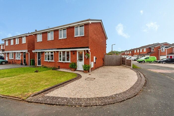 2 Bedroom Semi Detached House For Sale In Bembridge Close, Willenhall, West Midlands, WV12
