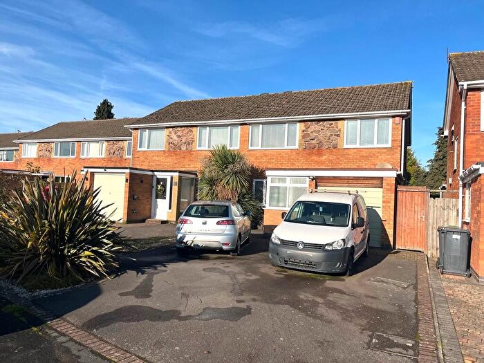 3 Bedroom Semi Detached House For Sale In Copsewood Avenue, Nuneaton, CV11