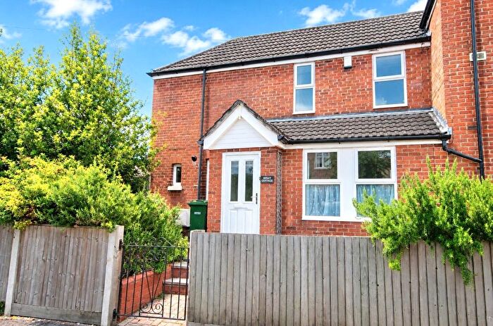 2 Bedroom Semi-detached House To Rent In Brookwood Avenue, Eastleigh, SO50