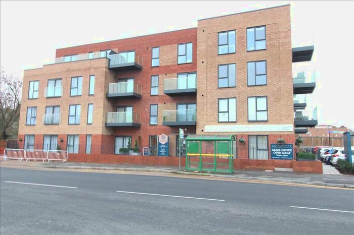 2 Bedroom Apartment To Rent In Westcliff On Sea, SS0