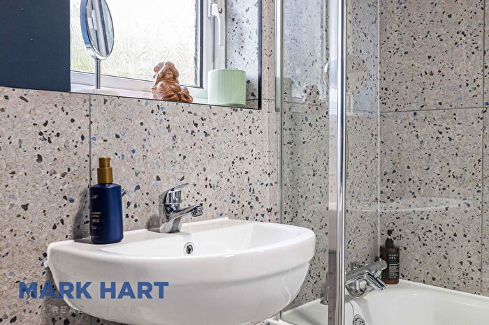 1 Bedroom Flat To Rent In Beauval Road, London, SE22