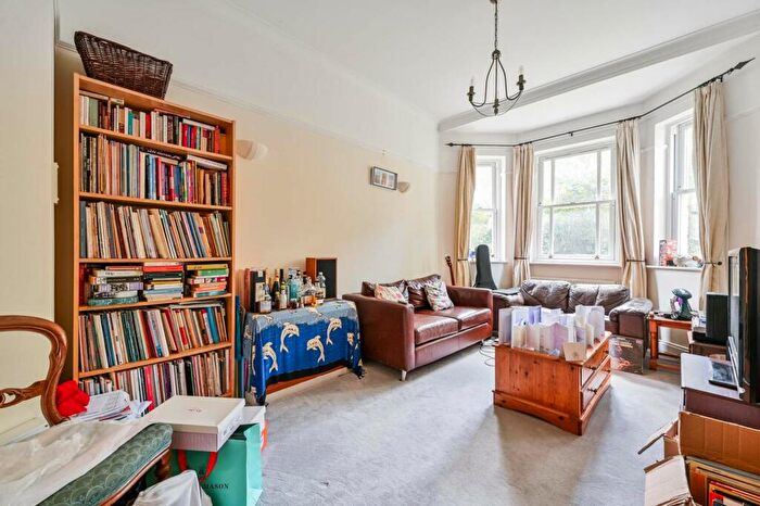 2 Bedroom Flat To Rent In Lewisham Way, Brockley, London, SE4