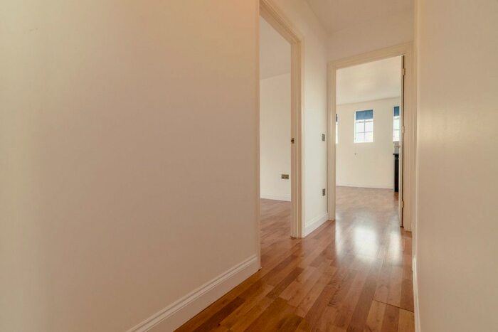 2 Bedroom Flat To Rent In St. Albans Road, Watford, WD24