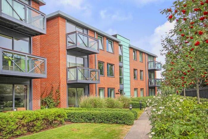 2 Bedroom Flat To Rent In Union Lane, Isleworth, TW7