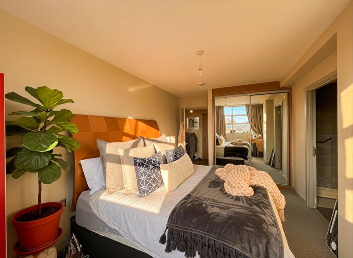 2 Bedroom Flat To Rent In Apartment - Bed Bills Ex, City Centre, East Midlands, NG1