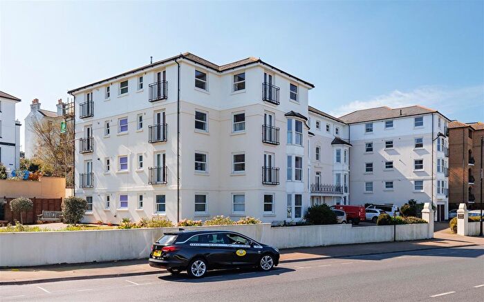 2 Bedroom Flat To Rent In Esplanade, Ryde, PO33