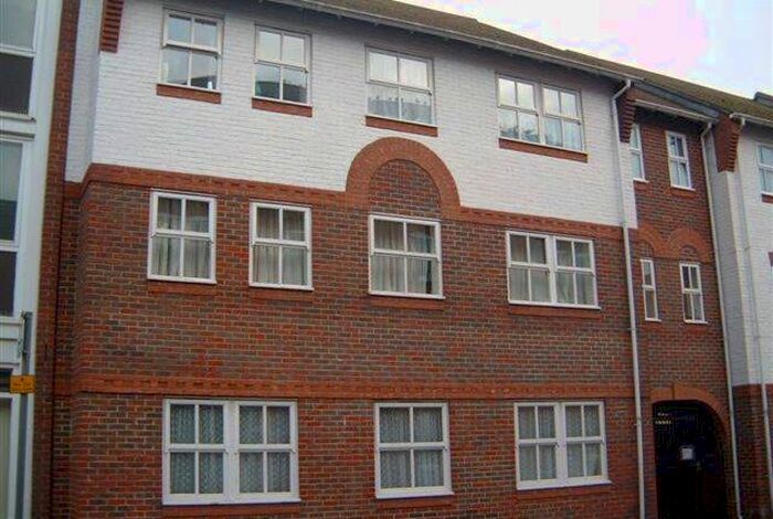 2 Bedroom Flat To Rent In Three Cuppes Lane, Salisbury, Wiltshire SP1