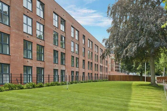 2 Bedroom Flat To Rent In Strutt House, Erasmus Drive, Derby, Derbyshire, DE1