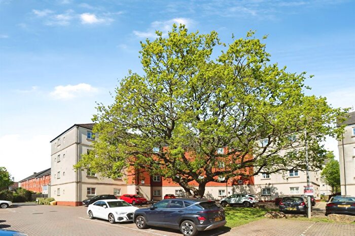 2 Bedroom Flat For Sale In Whistle Road, Mangotsfield, Bristol, BS16