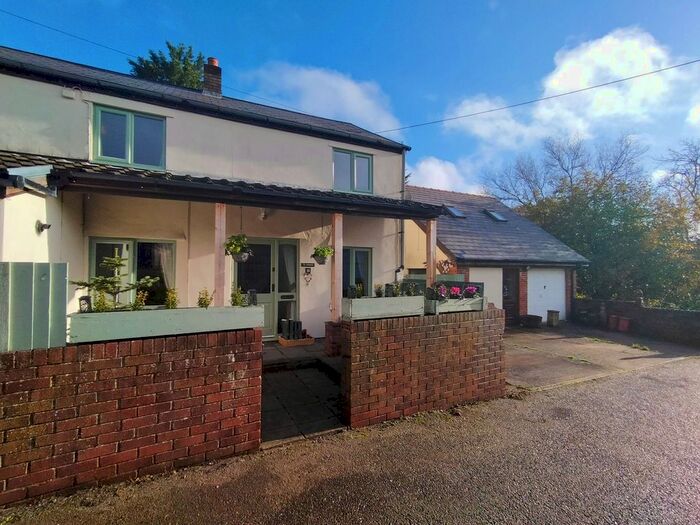 4 Bedroom Semi-Detached House To Rent In The Highway, New Inn, Pontypool, NP4