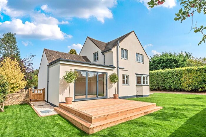 4 Bedroom Detached House For Sale In The Green, Chipping Norton, OX7