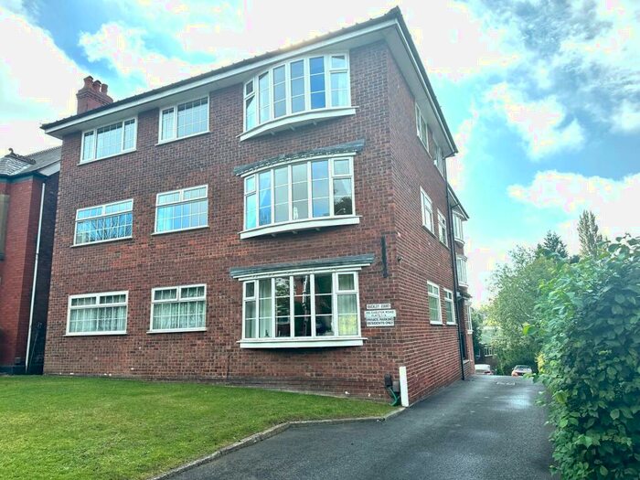 2 Bedroom Flat To Rent In Chester Road, Macclesfield, SK11