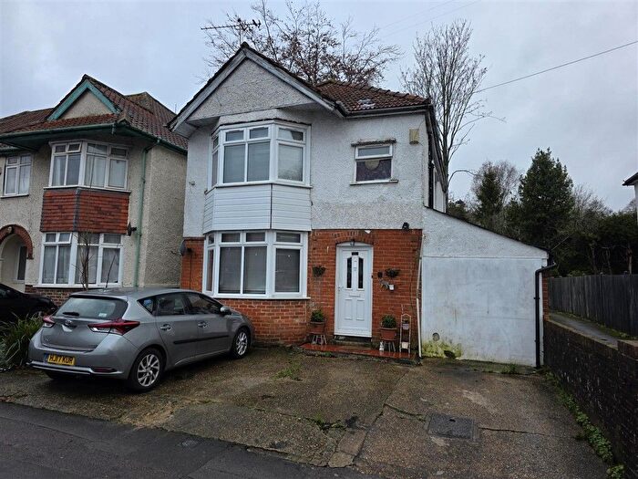 3 Bedroom Detached House For Sale In Shaftesbury Avenue, Southampton, SO17