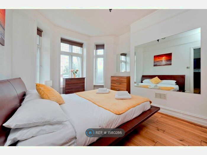 1 Bedroom Flat To Rent In Welbeck Court, London, W14