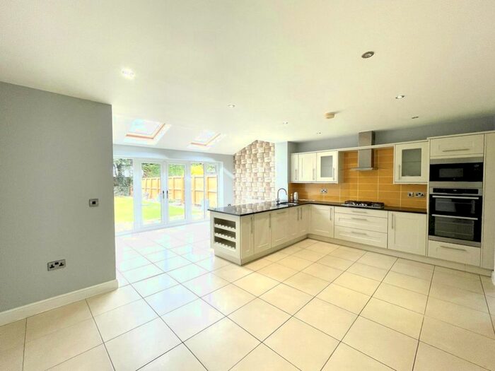 5 Bedroom Terraced House To Rent In Polsteads, Basildon, Essex, SS16