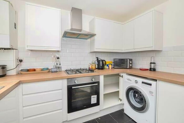 1 Bedroom Flat To Rent In Burnham Gardens, Croydon, CR0