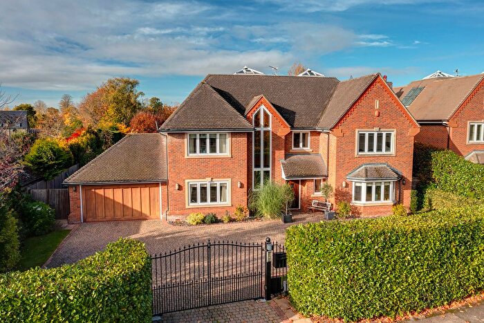 6 Bedroom Detached House For Sale In Sandelswood End, Beaconsfield, HP9