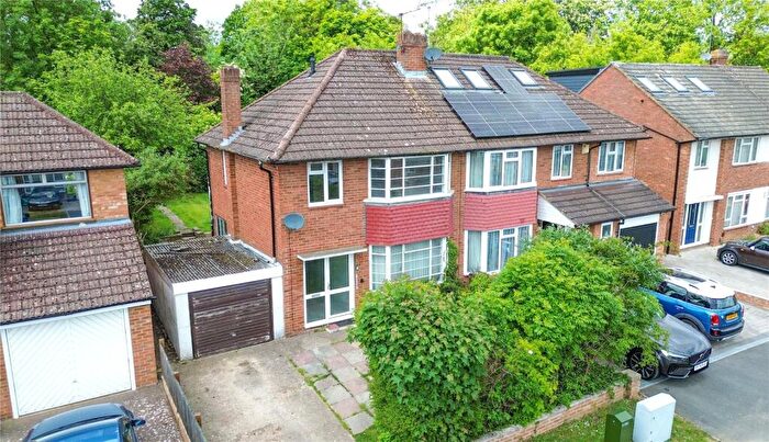 3 Bedroom Semi Detached House For Sale In Harcourt Drive, Earley, Reading, Berkshire, RG6