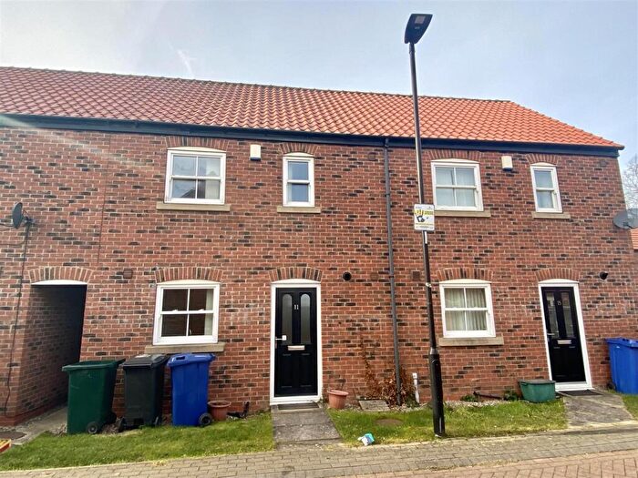 3 Bedroom Terraced House To Rent In Rainbow Close, Thorne, DN8