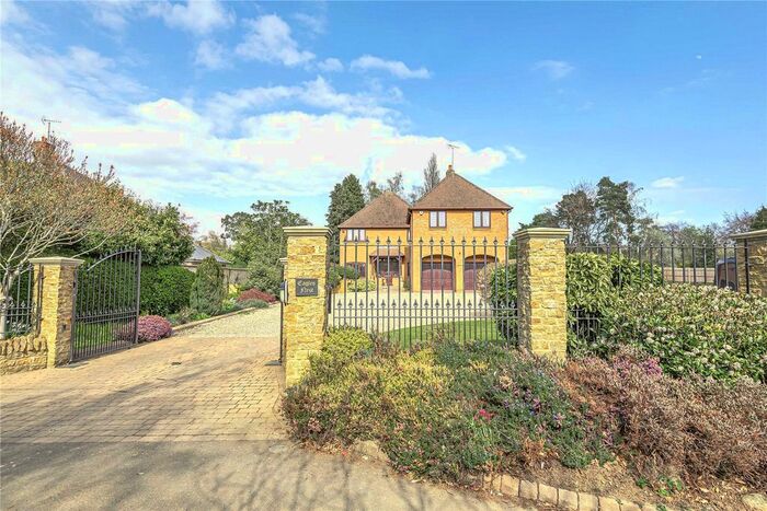 5 Bedroom Detached House To Rent In Golf Lane, Church Brampton, Northamptonshire, NN6