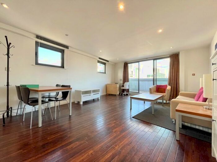 1 Bedroom Flat To Rent In Tabard Street, London, SE1