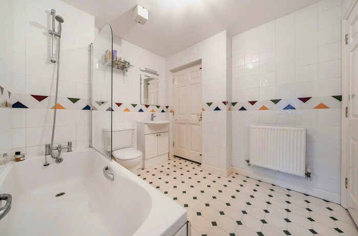 2 Bedroom Flat For Sale In Century Court, Victoria Way, Woking, Surrey, GU21