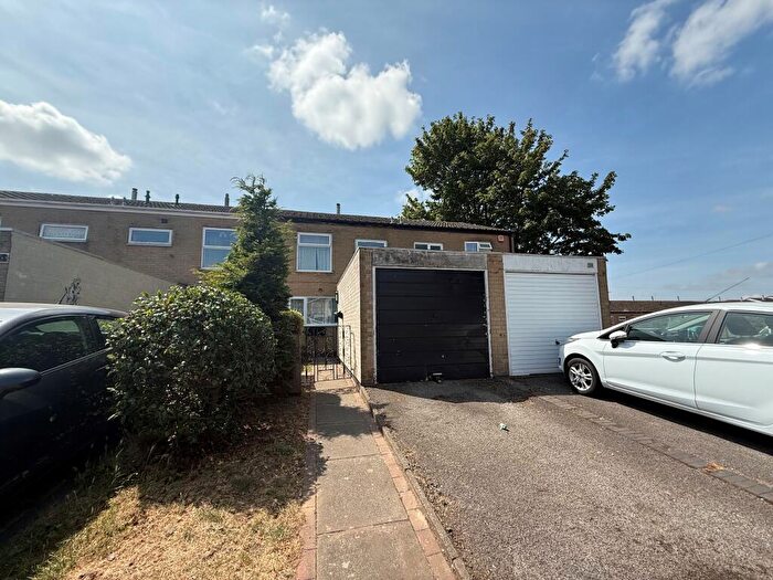 3 Bedroom House To Rent In Caledonian, Tamworth, B77
