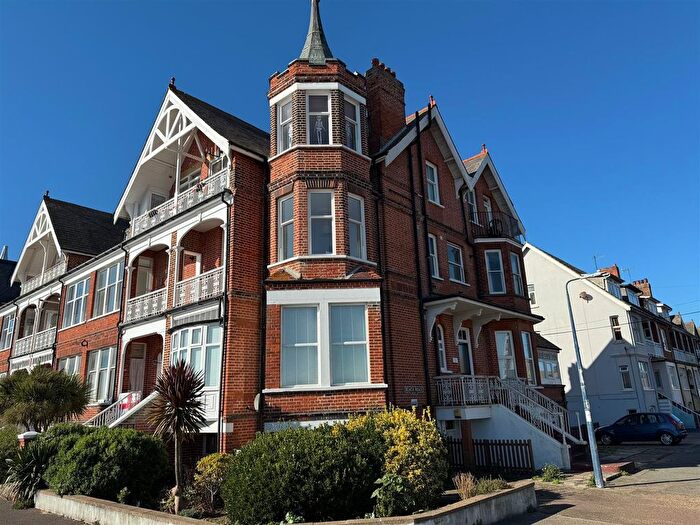 2 Bedroom Flat For Sale In Sea Road, Felixstowe, IP11