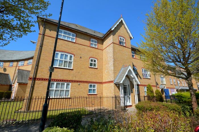 2 Bedroom Flat To Rent In Chamberlayne Avenue, Wembley, HA9