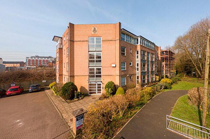 2 Bedroom Apartment For Sale In Dyce Lane, Partickhill, Glasgow, G11
