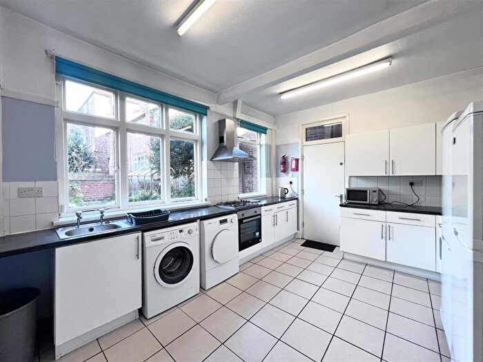 5 Bedroom House To Rent In Gregory Boulevard, Nottingham, NG7