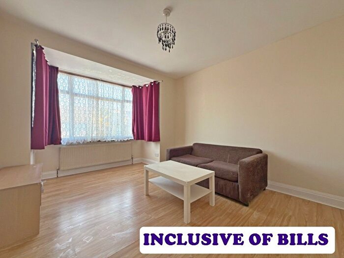 1 Bedroom Flat To Rent In Inwood Road, Hounslow East, TW3