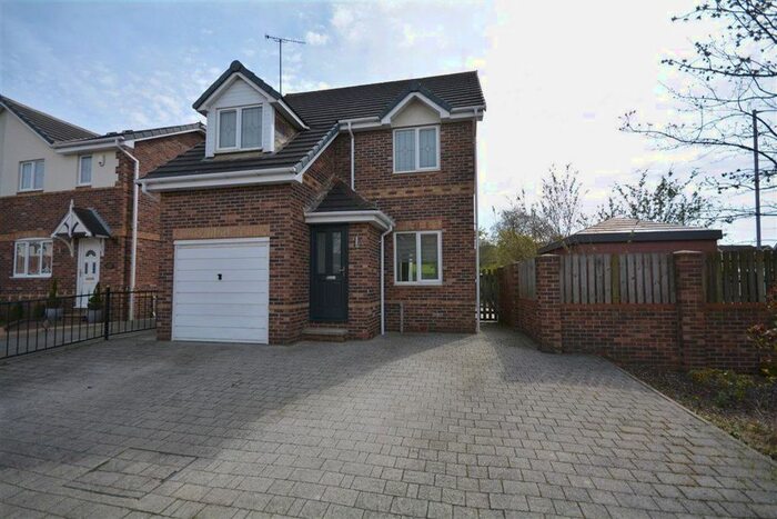 3 Bedroom Detached House To Rent In Harvest Close, Pontefract, WF8