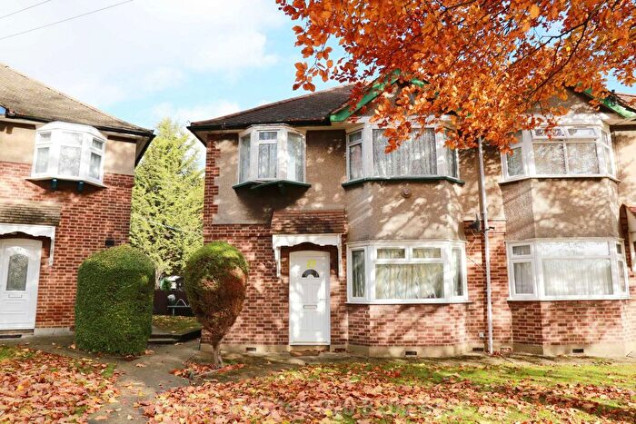 2 Bedroom Flat To Rent In Lowther Rd, Stanmore, HA7