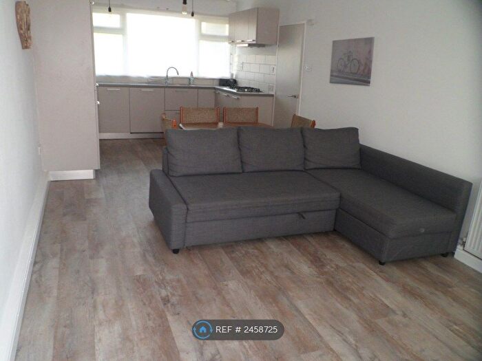 2 Bedroom Flat To Rent In Kidbrooke Park Close, London, SE3