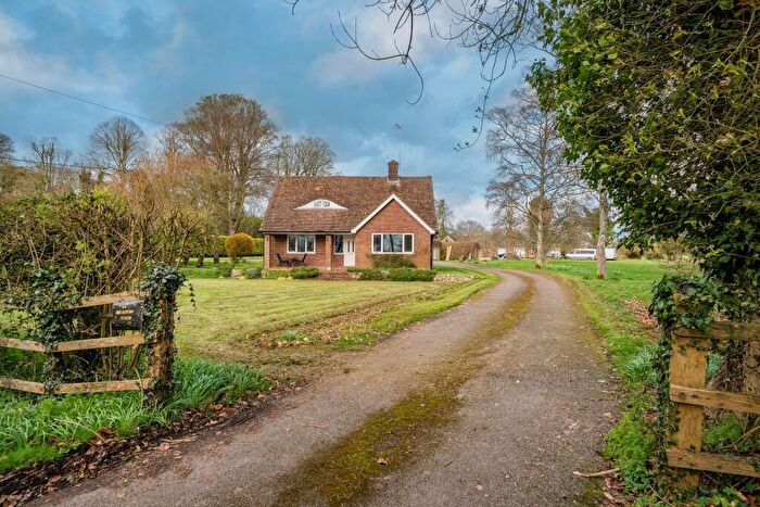 4 Bedroom Chalet To Rent In Middleway, Andover Down, Hampshire, SP11