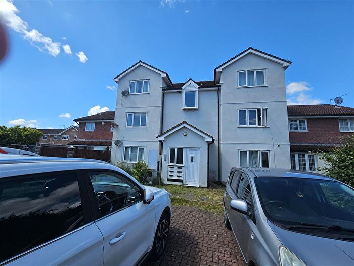 2 Bedroom Flat To Rent In Bishop Hannon Dirve, Pentrebane, Cardiff, CF5