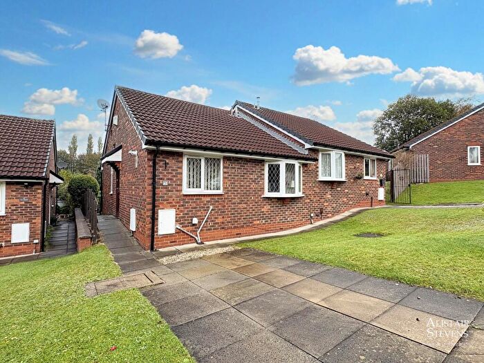 2 Bedroom Retirement Property For Sale In Haggate Crescent, Royton, OL2