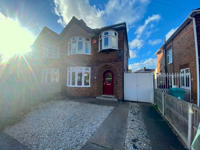 4 Bedroom House To Rent In Kingswood Road, Nottingham, NG8
