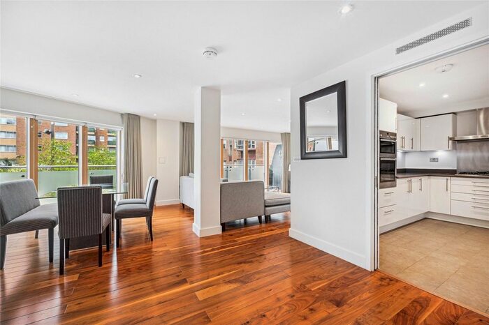 3 Bedroom Flat To Rent In Kinnerton Street, Knightsbridge, SW1X