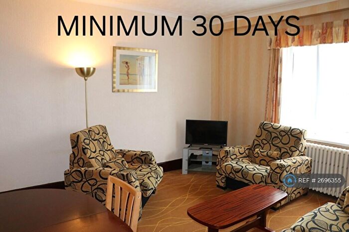 2 Bedroom Flat To Rent In Douglas Avenue, Exmouth, EX8