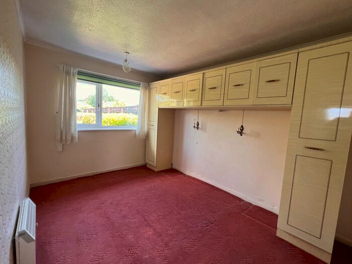 2 Bedroom Semi-Detached Bungalow For Sale In Hallgarth Close, Middlesbrough, TS5