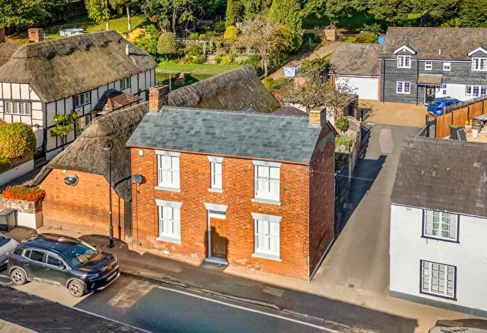 3 Bedroom Detached House For Sale In West Hill, Aspley Guise, Milton Keynes, MK17