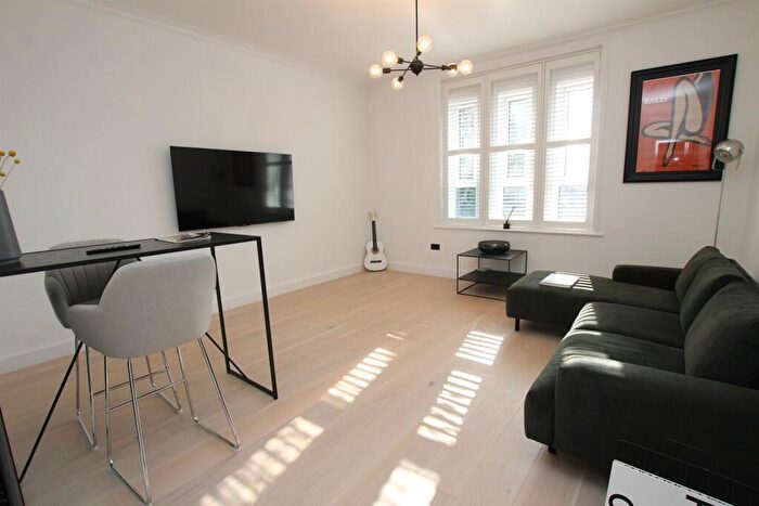 2 Bedroom Apartment To Rent In Lenton Road, NG7