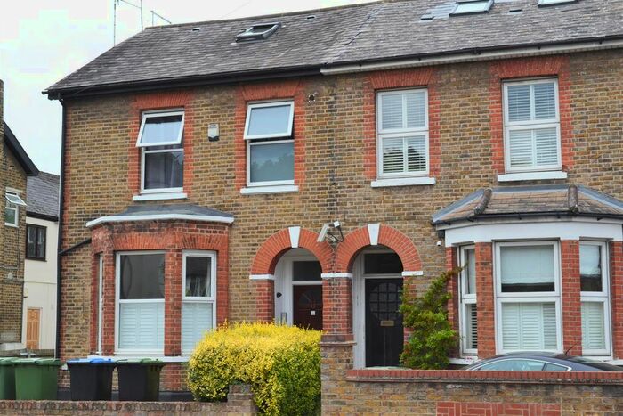 2 Bedroom Flat To Rent In Palace Grove, Bromley, BR1