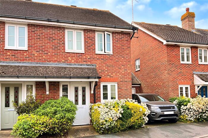 2 Bedroom End Of Terrace House For Sale In Oakwood Drive, Angmering, West Sussex, BN16