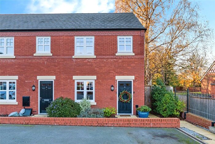 3 Bedroom End Terrace House For Sale In Sydney Close, Chester, Cheshire, CH2