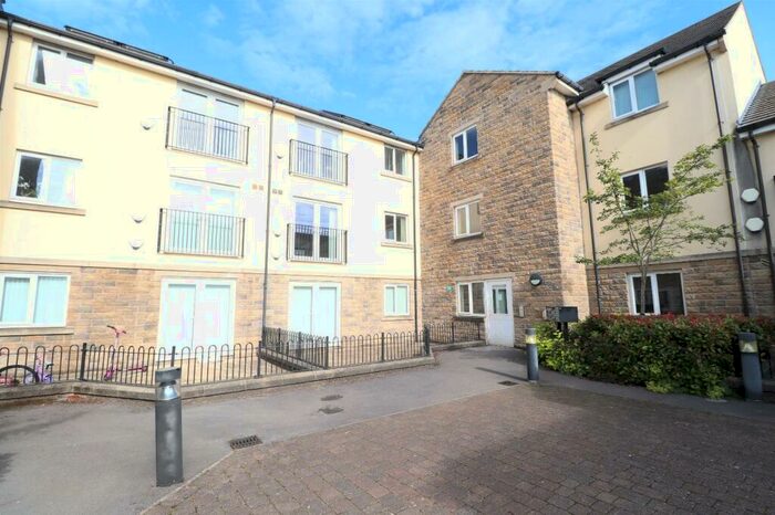 2 Bedroom Flat To Rent In Station Square, Stanningley, Pudsey, West Yorkshire, Uk, LS28